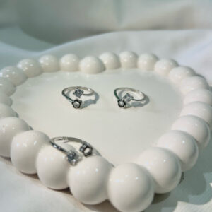 Flower Shap stunning silver-plated floral design and studded shimmering white diamond Adjustable finger ring for women and girls.