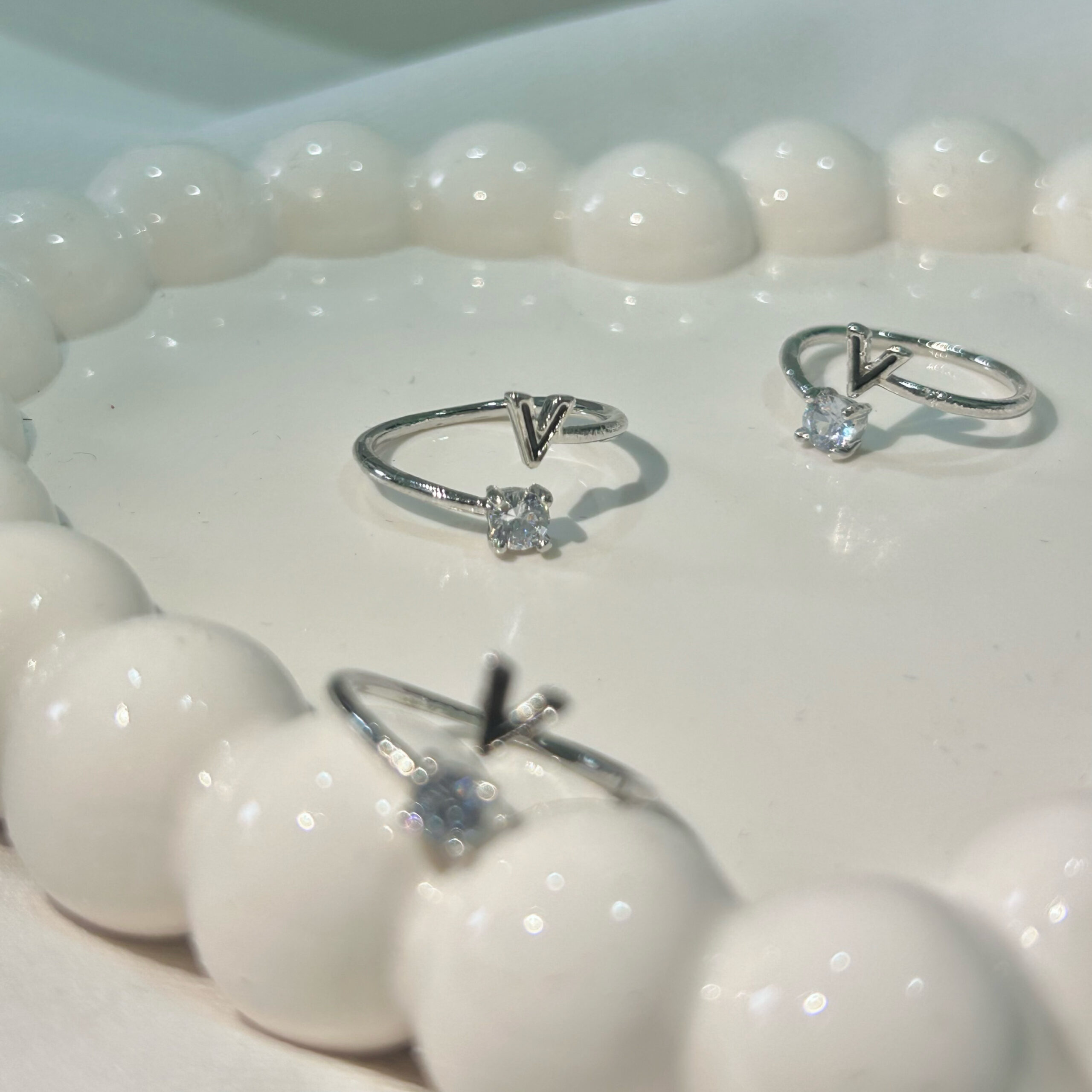 V shape stunning silver-plated floral design and studded shimmering white diamond Adjustable finger ring for women and girls. - Image 3