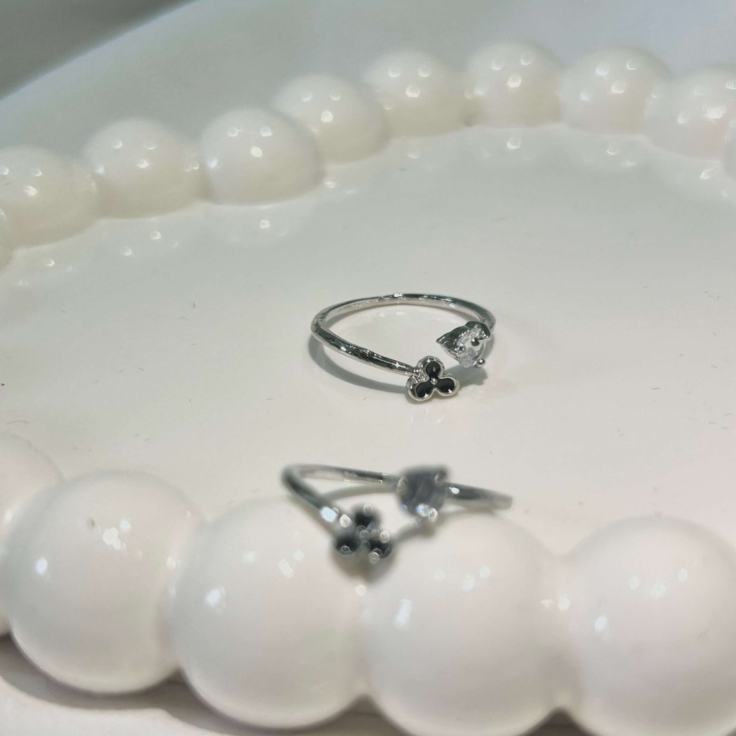 Small Flower stunning silver-plated floral design and studded shimmering white diamond Adjustable finger ring for women and girls.