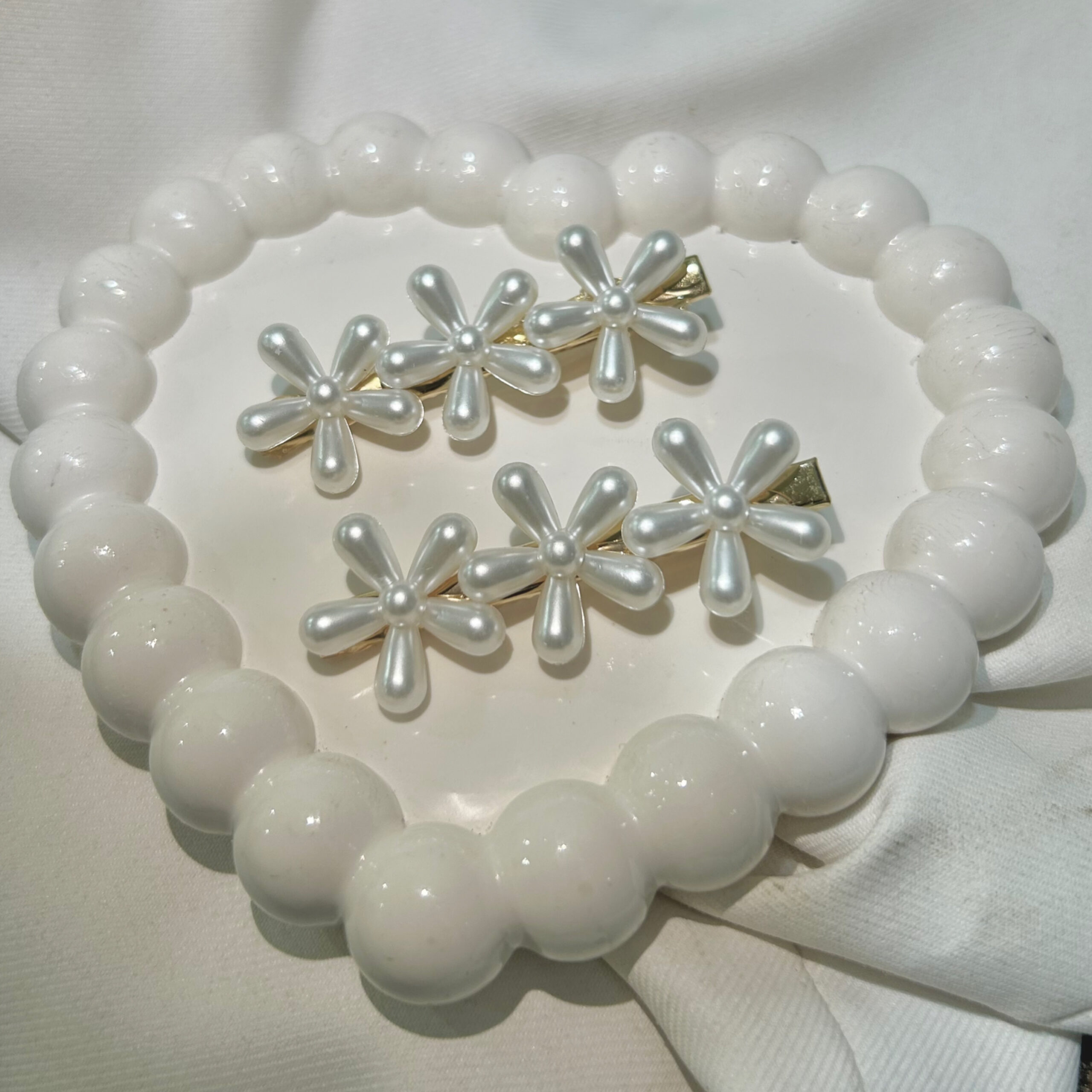 Moti Flower white Pearl Hair Clips Set with Pink Flowers, Elegant Korean Style Hair Accessories for Women, Gold-Tone