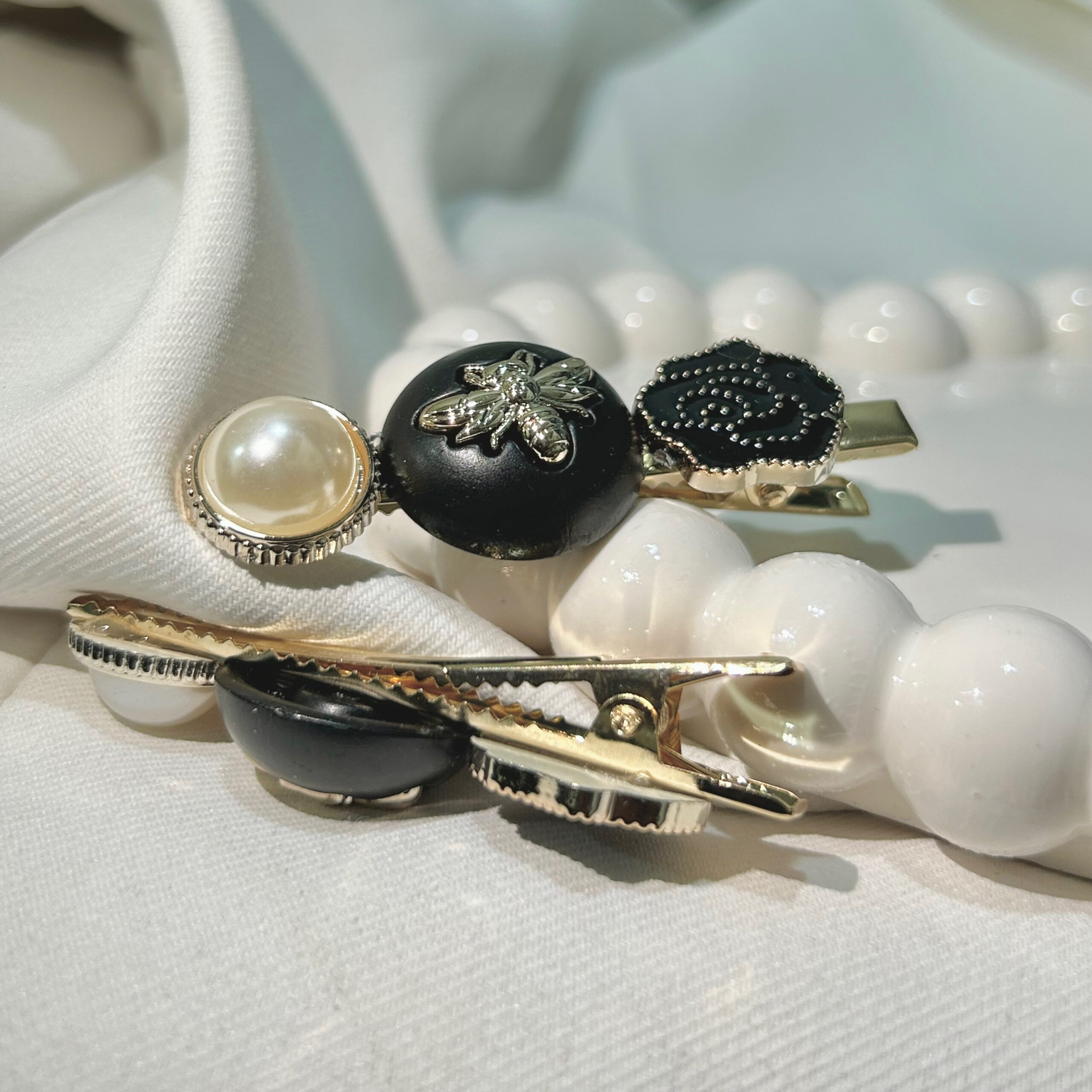 Black Bee style Hair Clips Set , Elegant Korean Style Hair Accessories for Women - Image 5