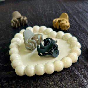 2 Pec Cuddle Claw Clips for Women & Girls – Stylish, Durable Hair Clips – Easy to Use Hair Accessories for Thick & Thin Hair