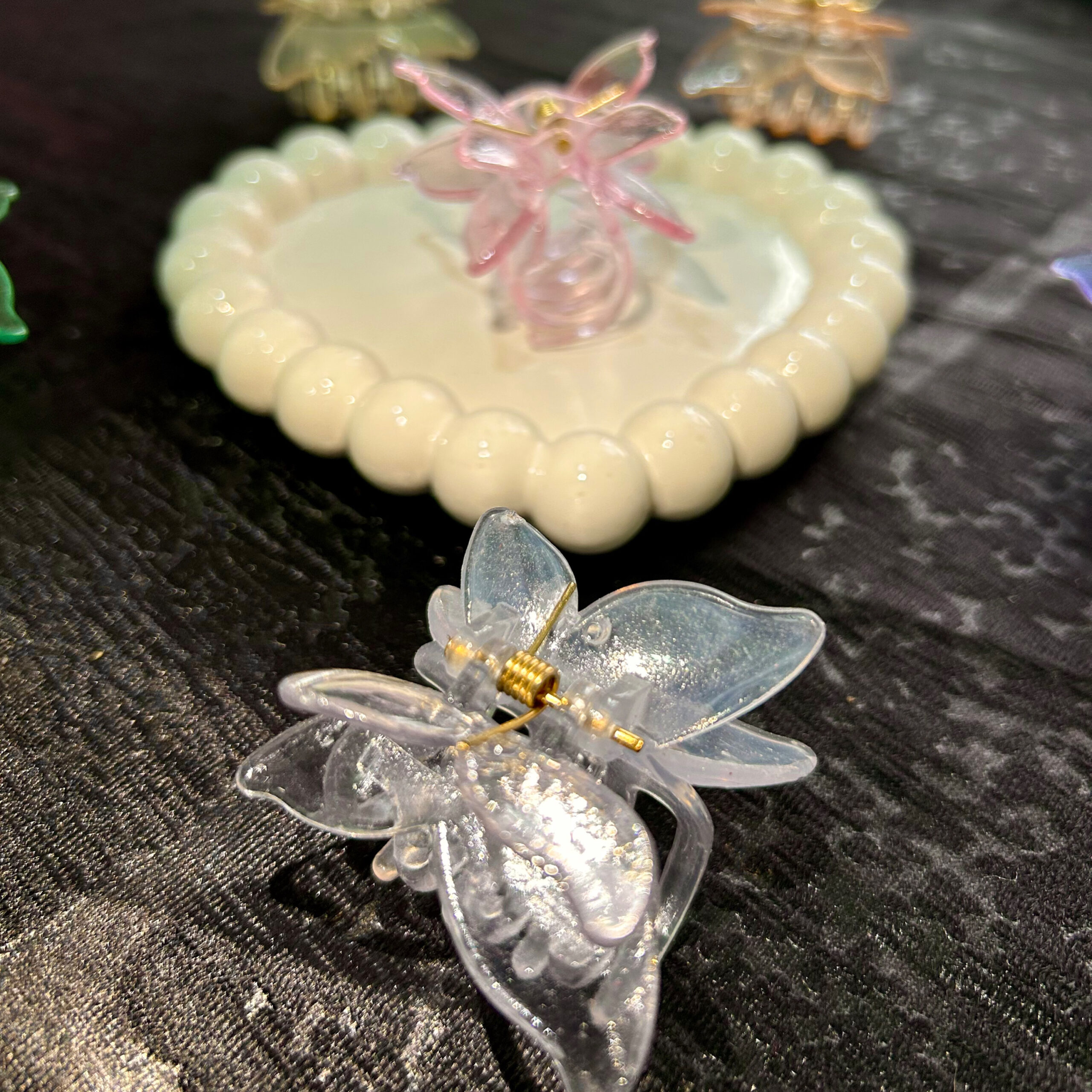 Korean Style Double Buttrfly Small Hair Claw Clips For Thin Thick Curly Hair Strong Hold Transparent Hair Clature For Women & Girls Pack Of 2 Pcs - Image 2