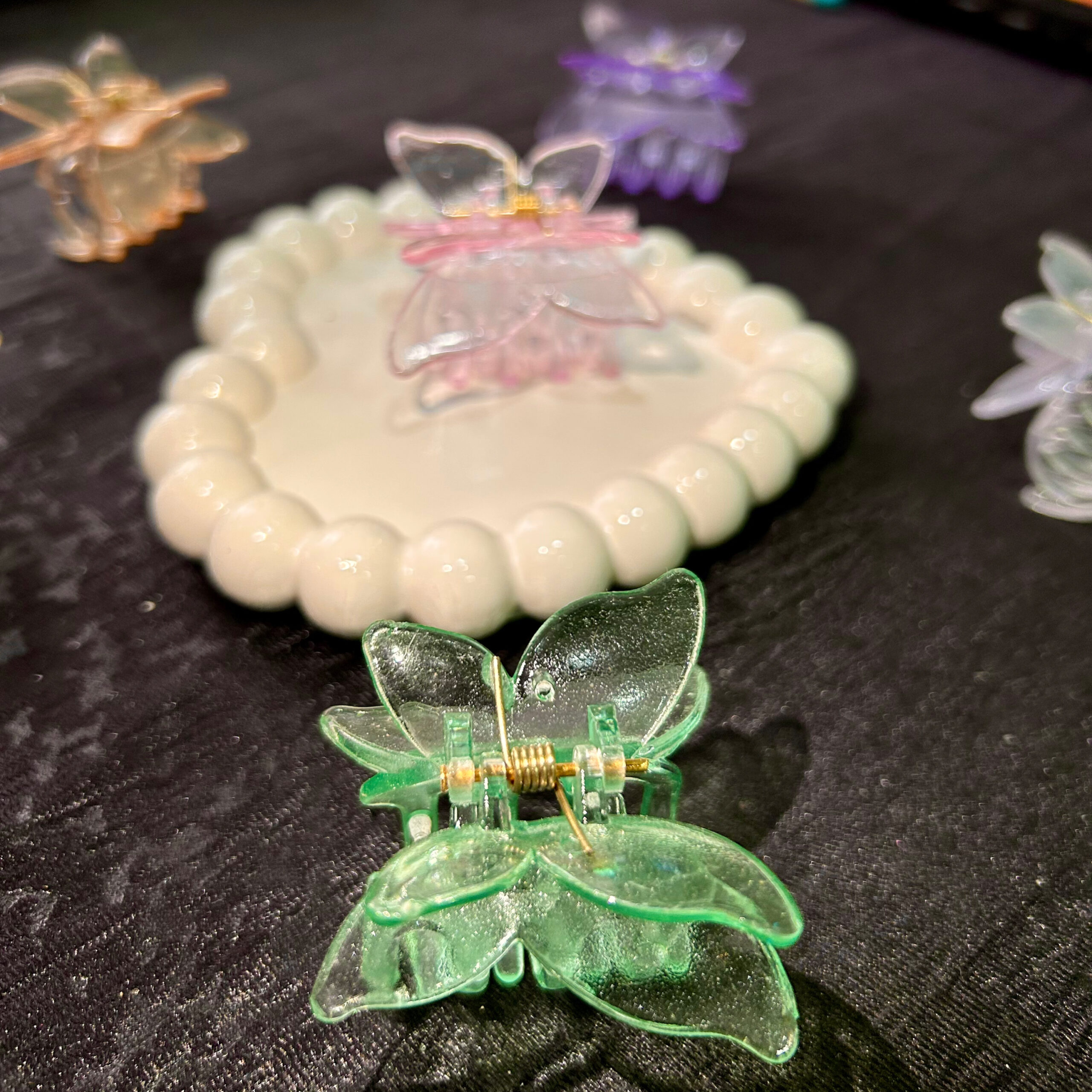 Korean Style Double Buttrfly Small Hair Claw Clips For Thin Thick Curly Hair Strong Hold Transparent Hair Clature For Women & Girls Pack Of 2 Pcs - Image 3