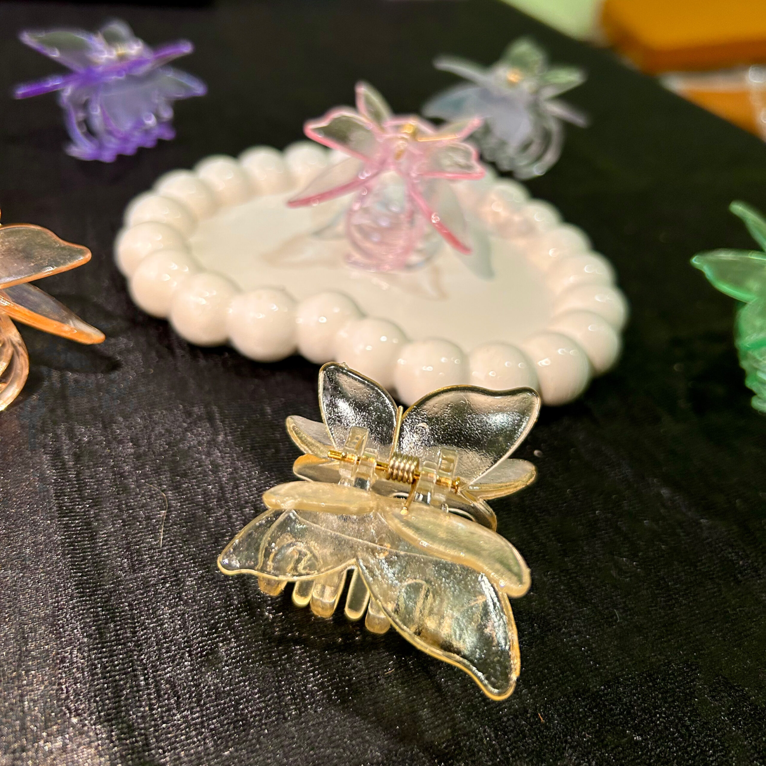 Korean Style Double Buttrfly Small Hair Claw Clips For Thin Thick Curly Hair Strong Hold Transparent Hair Clature For Women & Girls Pack Of 2 Pcs - Image 4