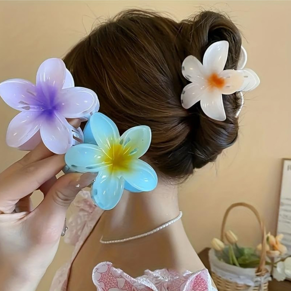 Flower Hair Claw Clips Set ( 2 Small 1 Big ) , Gradient Lily Design, Strong Hold Hair, Stylish Accessories for Women, Girls, Cute Hair Grips, Perfect for Daily Use, Travel, Party, Gifting, Multicolor - Image 4